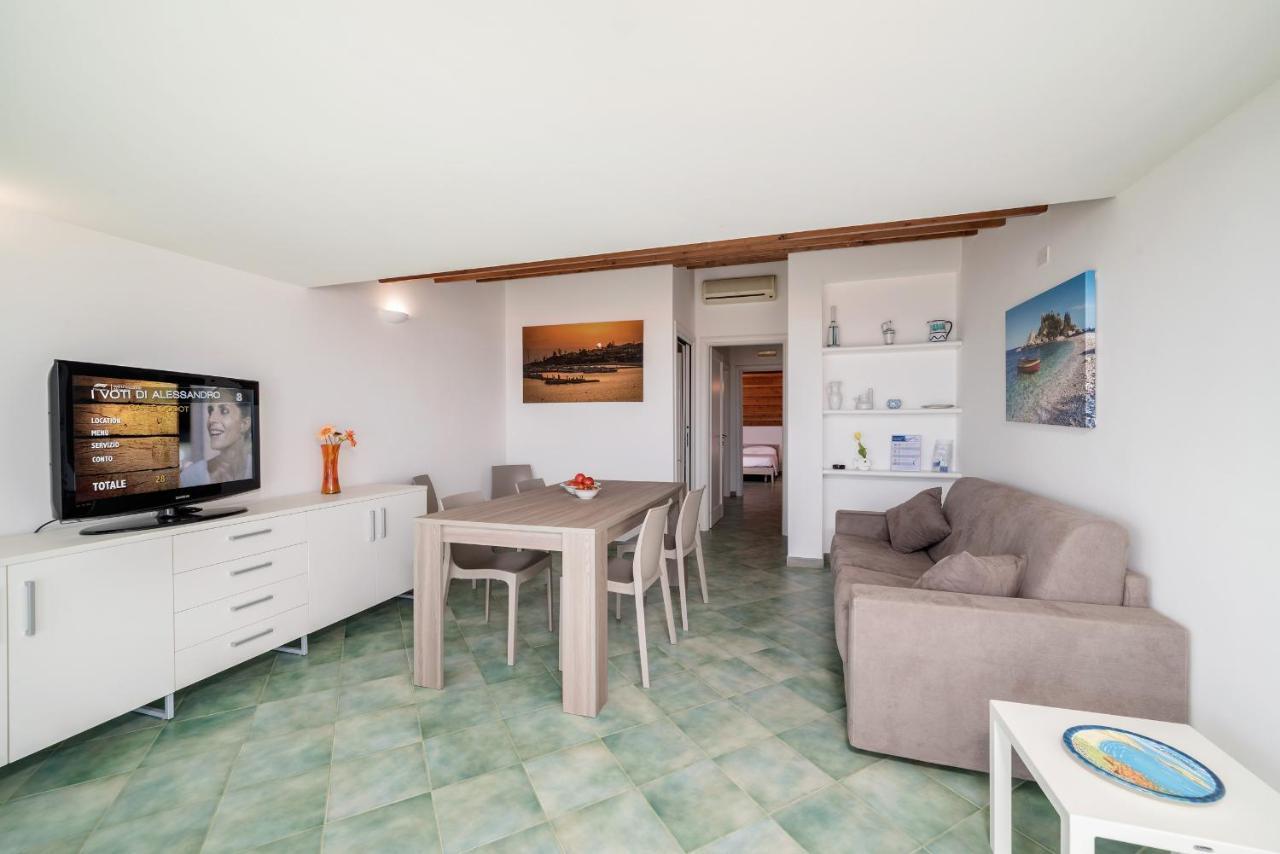 Archimede, Appartamento Con Vista In Centro A Marina Di Ragusa Bagian luar foto