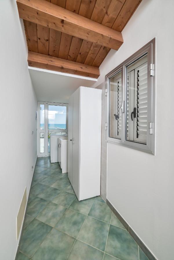 Archimede, Appartamento Con Vista In Centro A Marina Di Ragusa Bagian luar foto