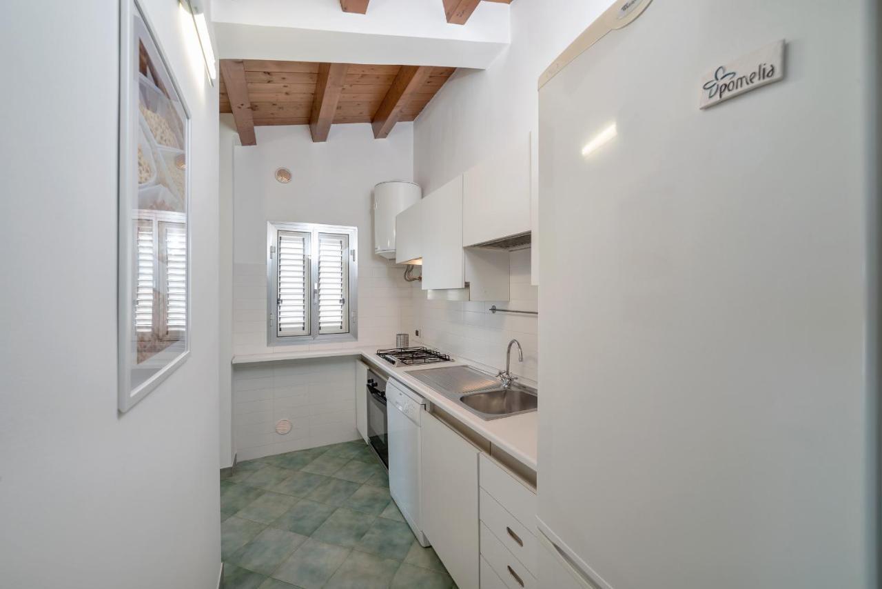 Archimede, Appartamento Con Vista In Centro A Marina Di Ragusa Bagian luar foto