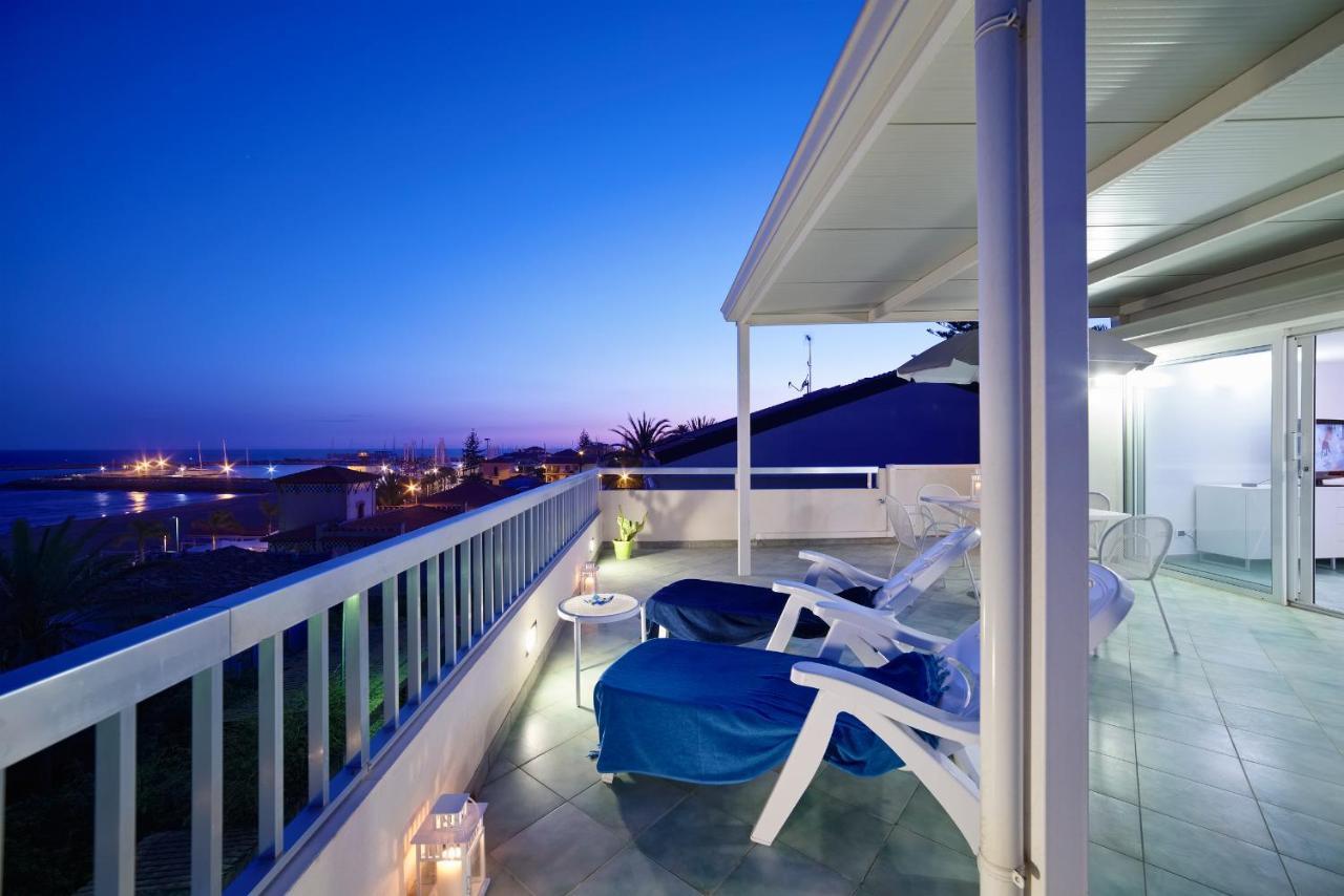 Archimede, Appartamento Con Vista In Centro A Marina Di Ragusa Bagian luar foto