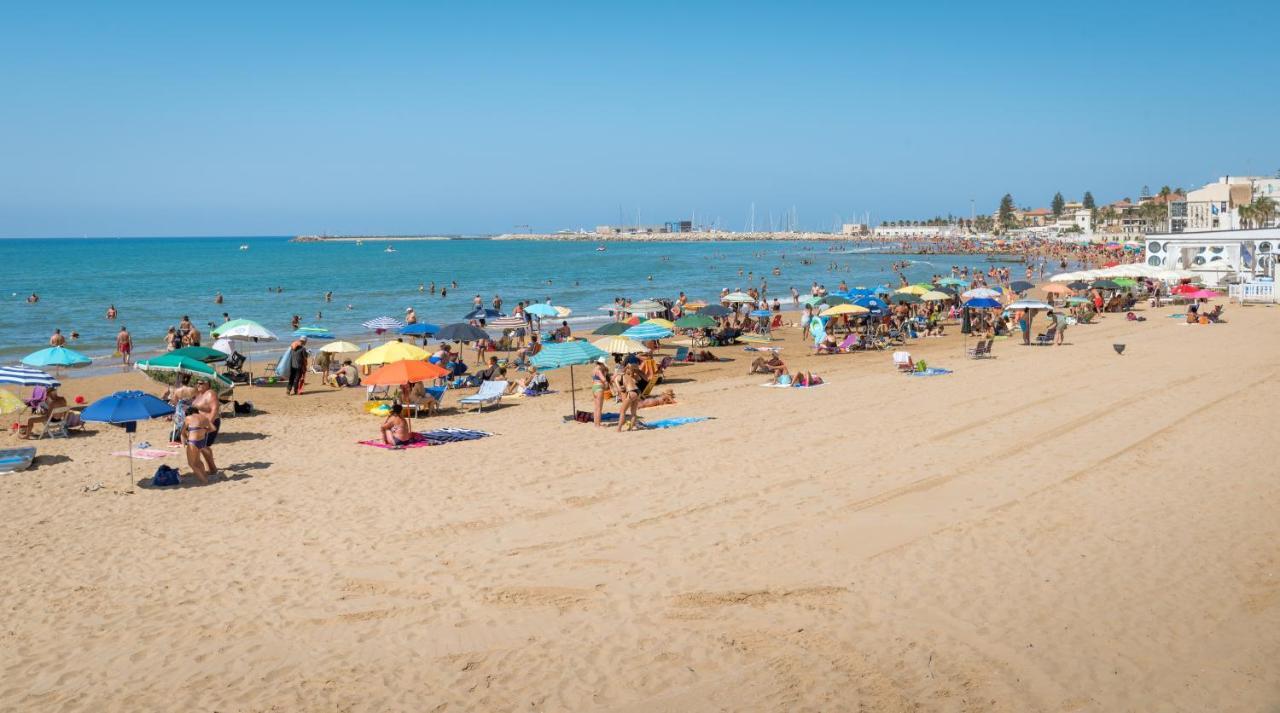 Archimede, Appartamento Con Vista In Centro A Marina Di Ragusa Bagian luar foto